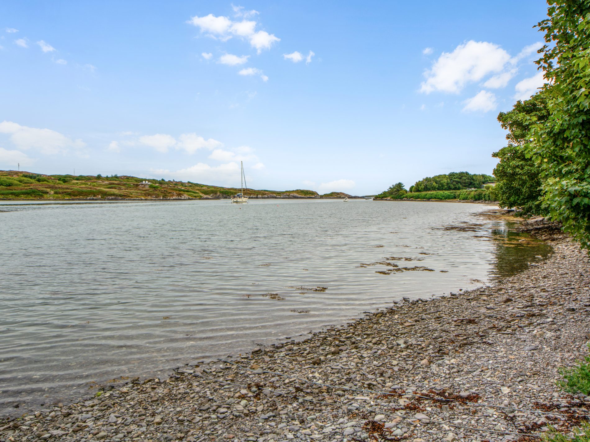 Private shoreline on Toormore Cove